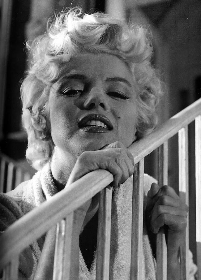 I have too many fantasies to... Autors: DuoMzh Marilyn Monroe