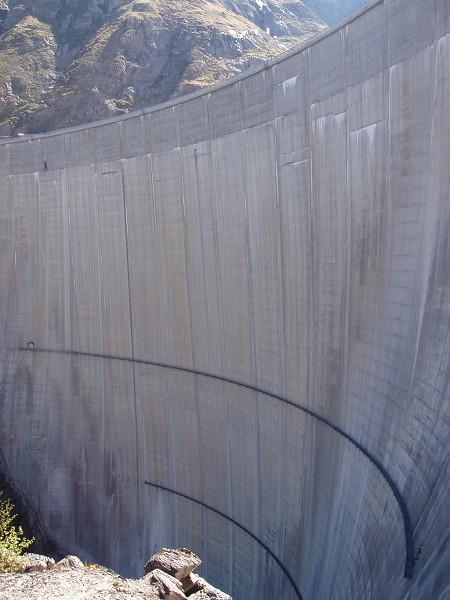Mauvoisin Dam 250 m atrodas... Autors: west coast 10 augstākie dambji pasaulē