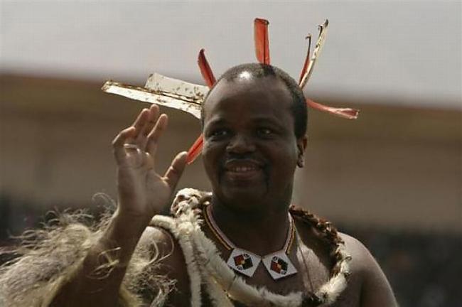 Svazilendas Karalis Mswati III... Autors: Pack man Bagātākie karaļi, karalienes un prinči