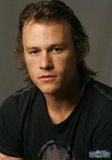 Pieminot Hītu Ledžeru [Heath Ledger]