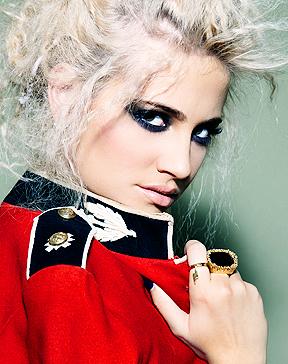 Pie iesaukas Piksija tika jo... Autors: Karamelle123 Pixie Lott