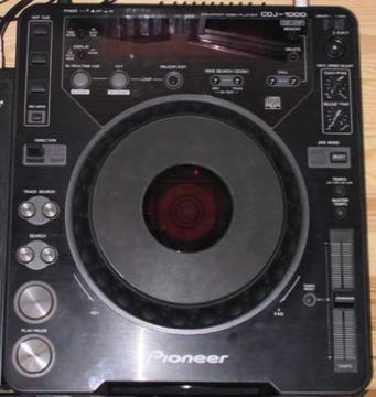 CDJ 1000 Autors: Martin ManT Pioneer CDJ 1000