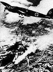 Vācu lidmašīna bombardē... Autors: krisihs Otrais pasaules karš