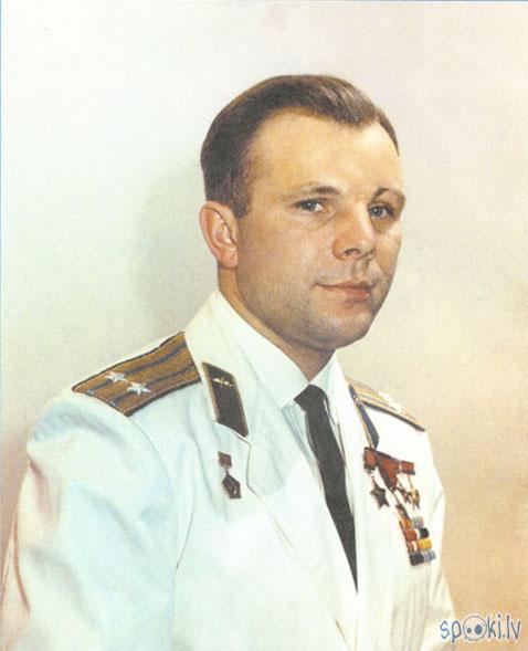  Autors: whateverusay Gagarins.Aļeksejevičs.Jurijs.. the 1st man in the space :)