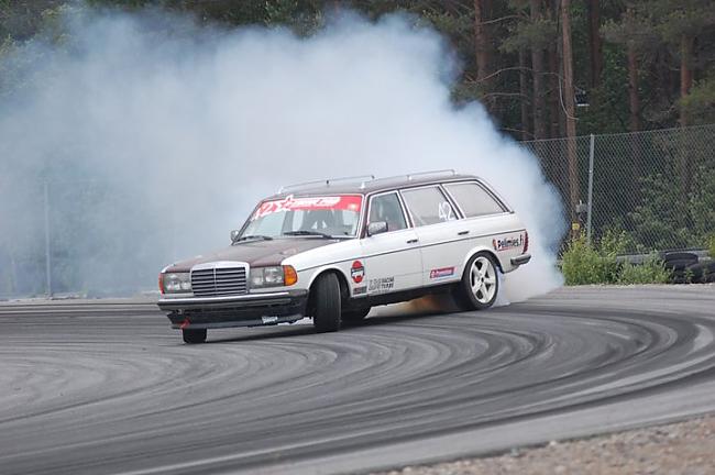  Autors: awoken Black smoke racing Mercedes