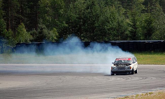  Autors: awoken Black smoke racing Mercedes