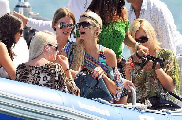 Nicky Hilton amp Paris Hilton... Autors: Horneta Bon voyage*