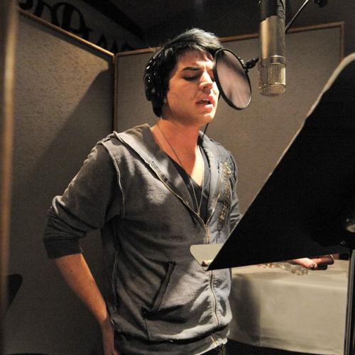  Autors: beciitis Adam Lambert. The best... :)