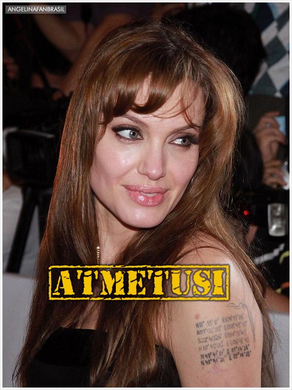 Angelina Jolie atmeta... Autors: baaanis Smēķē vai nesmēķē?