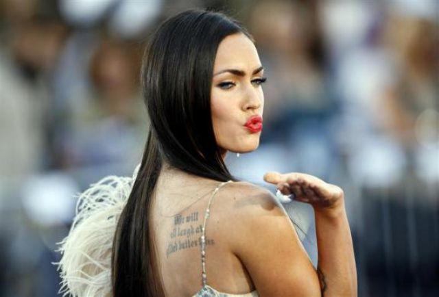 Megan Fox 12380846 fans Autors: Nickey Salvenību Facebook fani.