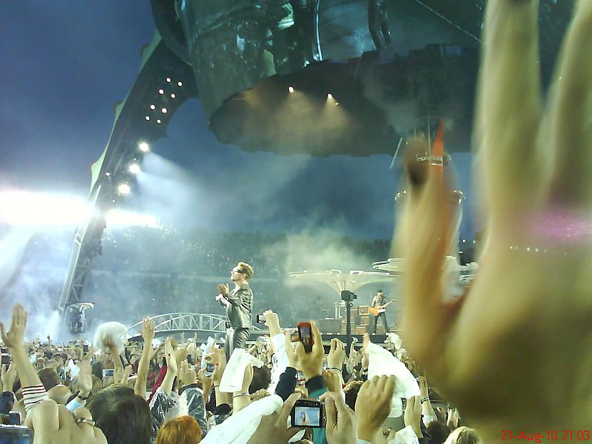 Bono Autors: Klārksoons U2 koncerts 2010 (Helsinki)