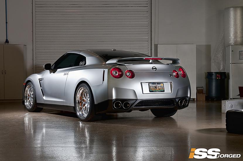 Nissan GTR R35 Autors: CIs4Care Cars on sweet wheels