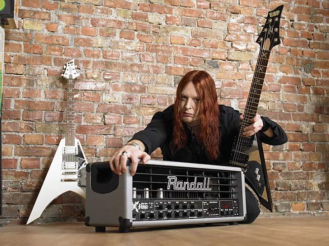 Michael Amott 40  grupas... Autors: Frantic Arch Enemy