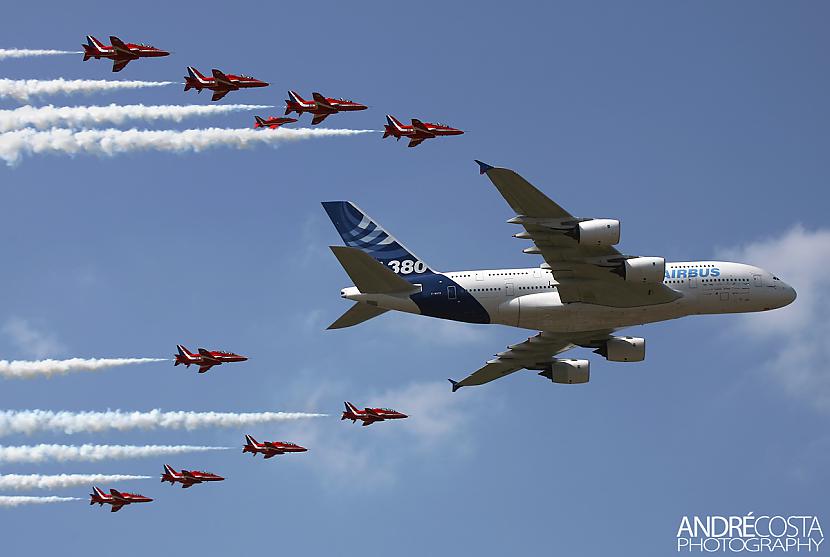 A380 ar quotRed arrowsquot Autors: godie 5 lielākās lidmašīnas pasaulē.