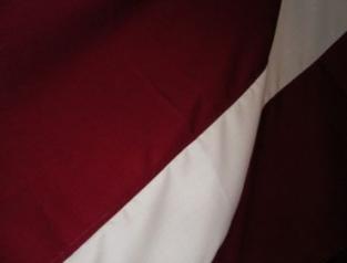Latvijas karogs ir tumši... Autors: Fosilija Latvijas karogs.