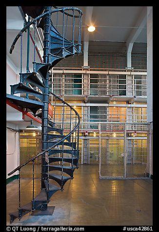  Spirālveidīgās metāla kāpnes ... Autors: Mr T Alkatrazas cietums