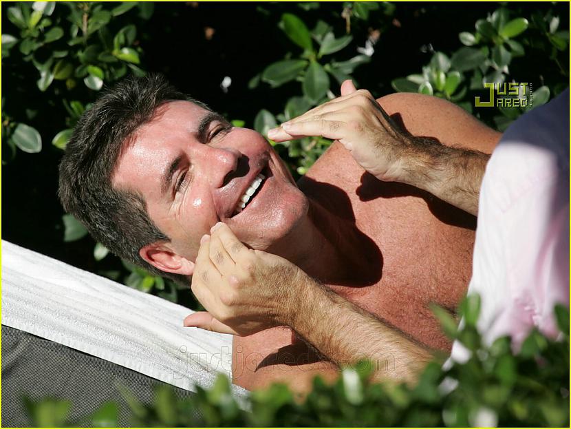 Viens no tiem kurš nebaidās... Autors: mjaau Simon Cowell