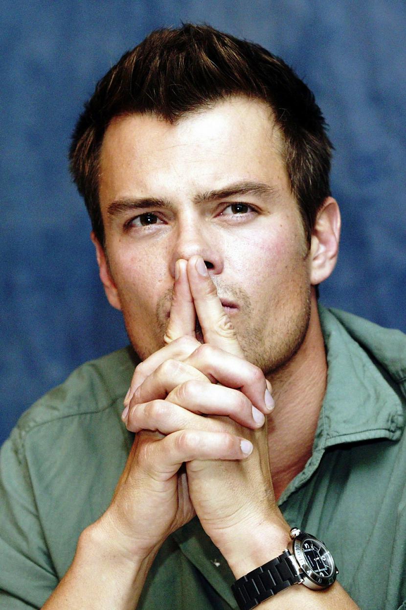  Autors: dea Josh Duhamel