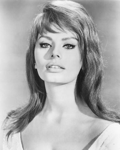 Sophia Loren Pirmā aktrise kas... Autors: ninigo Sievietes `Sex Simboli`
