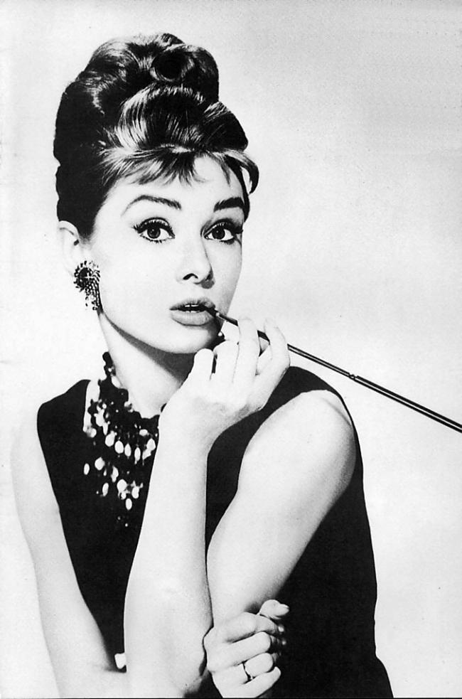 Audrey Hepburn Aktrise modes... Autors: ninigo Sievietes `Sex Simboli`