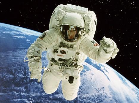 Kosmosā cilvēka sirds sarūk ... Autors: Sportsmen Fakti par kosmosu