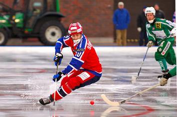  Autors: Spocmenc Bendijs – hokejs ar bumbiņu
