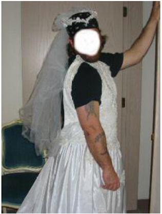 Bijušās sievas kāzu kleita... Autors: Fosilija Ebay stulbakas nopirktas preces