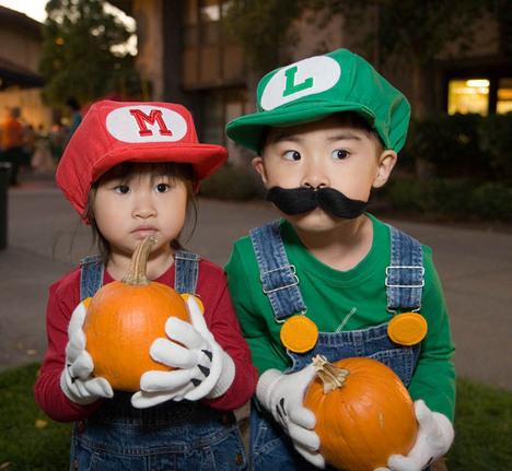 un jā Mario ar Luigi Autors: Lukis Top 25 Cosplay