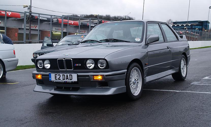  Autors: Nuro BMW E30 M3