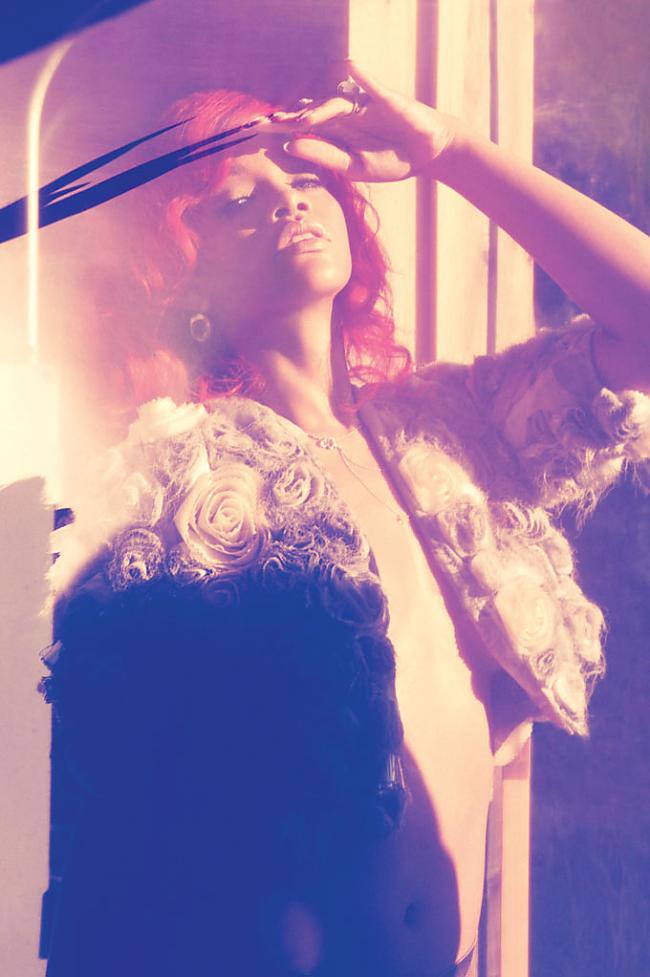  Autors: 8 Rihanna