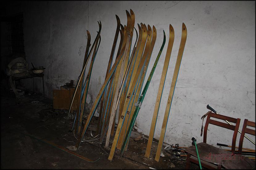 Noliktavā daudz slēpes Autors: ruudza6 Pamesta nometne Krievijā