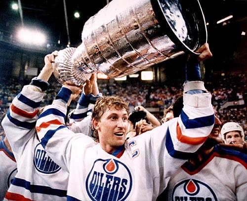 Wayne Gretzky kā gan bez... Autors: tsnhockey Fakti par nhl komandām, spēlētajiem.