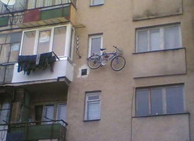  Autors: Placebo Parkojam velosipēdu!