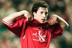 Robbie Fowler Liverpool... Autors: Saints Top 10 futbolistu spilgtākie vēstījumi uz krekliņiem