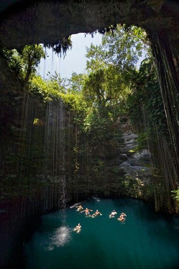 IkKil Cenote Mexicoparastasbet... Autors: kande2e 8 pasaulē slavenākās bedres un kritenes.