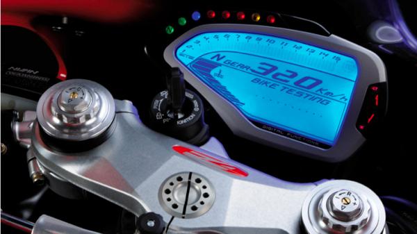 Vēl viens interesants fakts ja... Autors: Pipu6s MV Agusta F4