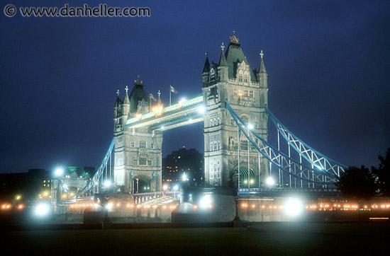  Tower Bridge  Anglija ir... Autors: Džeina Eira Mazliet par leģendāro Titāniku. Part II