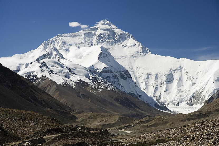  Everesta virsotnē ūdens vārās... Autors: Fosilija Interesanti fakti