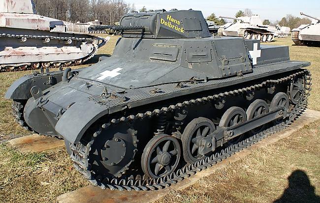 1935 gada augustā sāka ražot... Autors: CaMaRo Panzer I