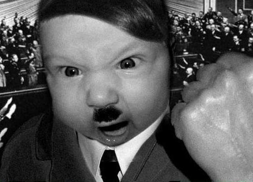  Autors: nauruha Trīsgadīgo Ādolfu Hitleru atņem vecākiem
