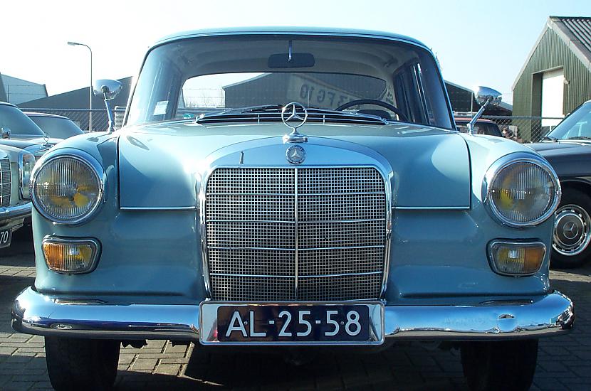  Autors: Realist Mercedes benz w110