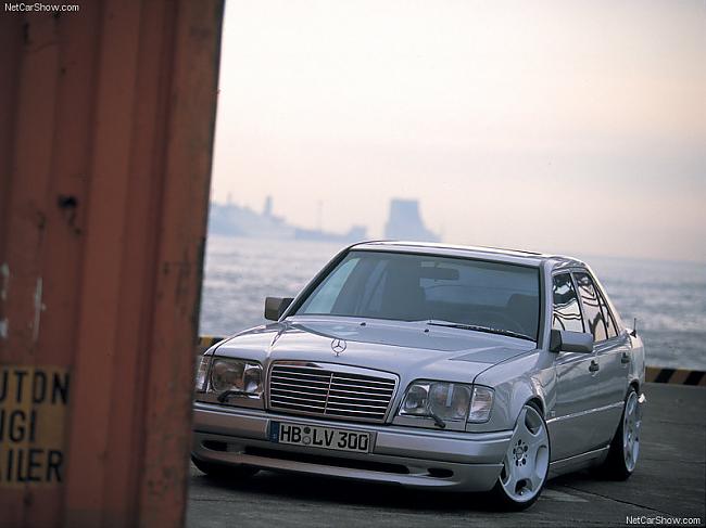  Autors: Realist Mercedes-Benz W124