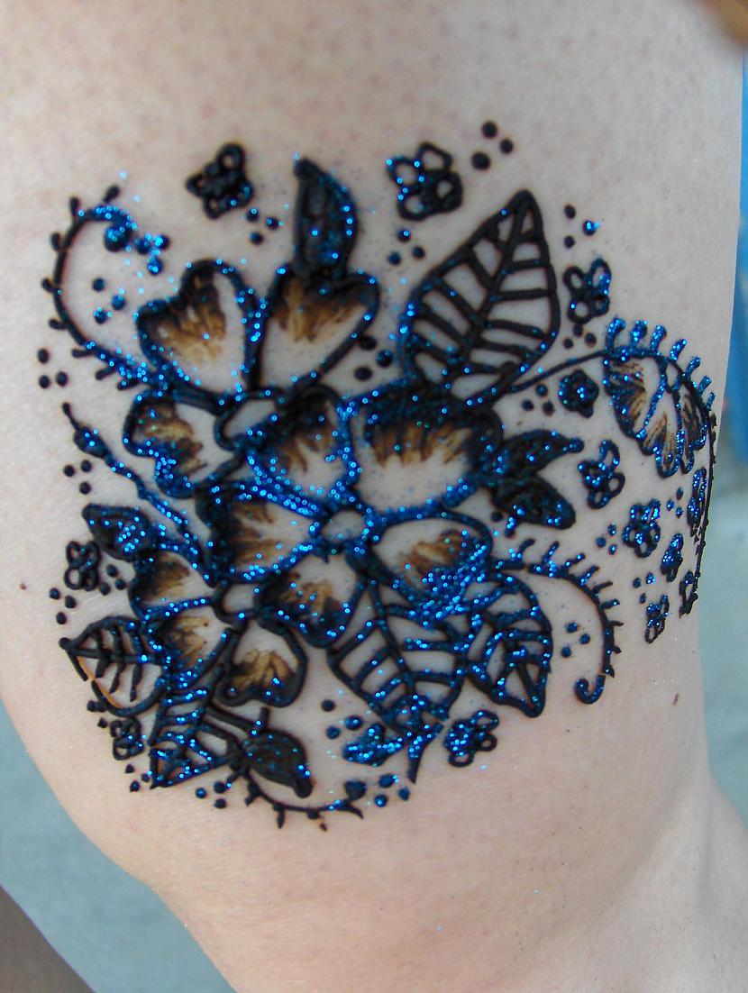 Mūsdienās tetovējumu salonos... Autors: zirdziniece Hennas tetovejumi