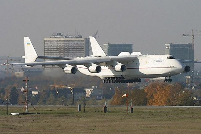  Autors: mazgavars Antonov 225