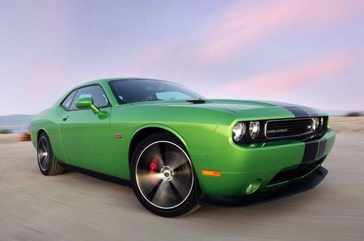  Autors: Fosilija Dodge-Challenger-srt8