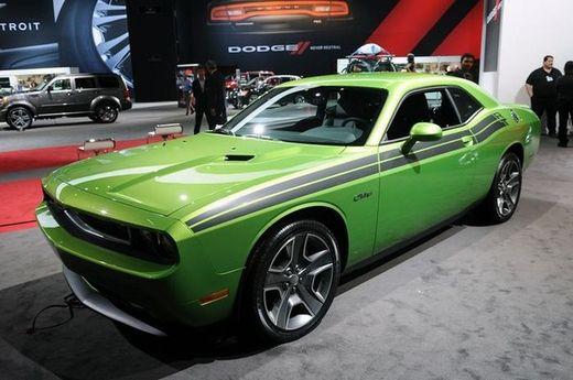  Autors: Fosilija Dodge-Challenger-srt8