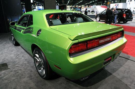  Autors: Fosilija Dodge-Challenger-srt8