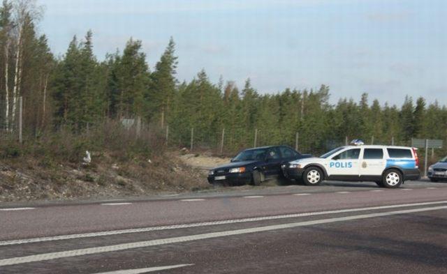  Autors: Rorets Zviedru policija...