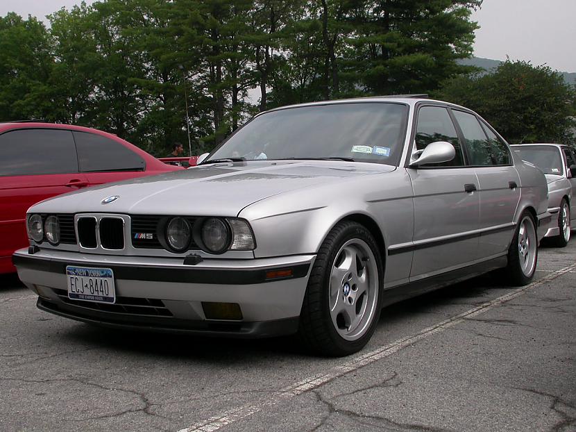  Autors: uibis BMW e34