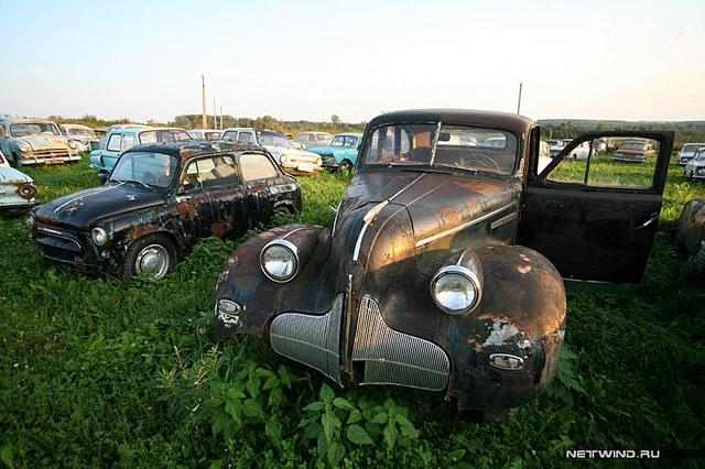  Autors: mazgavars Padomju auto kapsēta